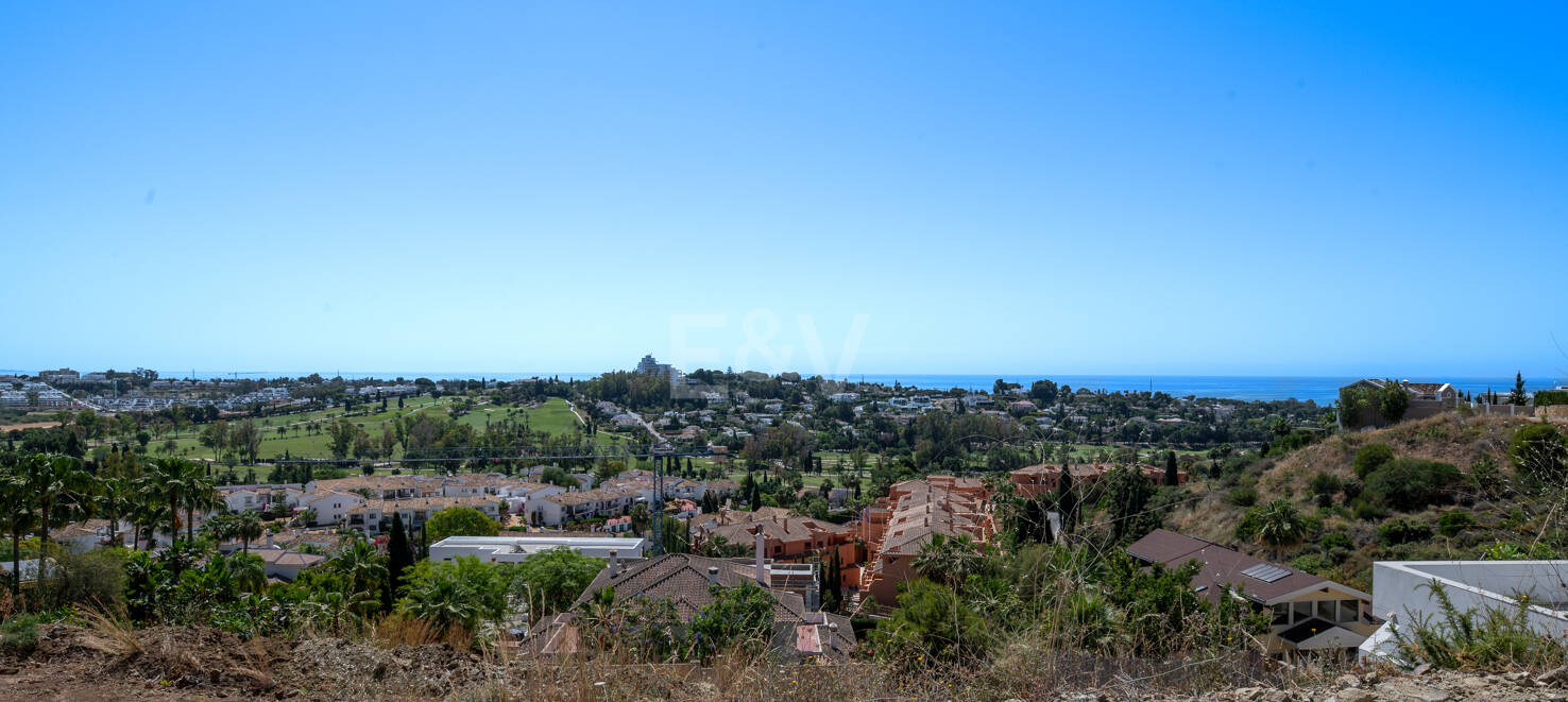 Terrain d'opportunité d'investissement à Paraiso Alto avec vue panoramique sur la mer