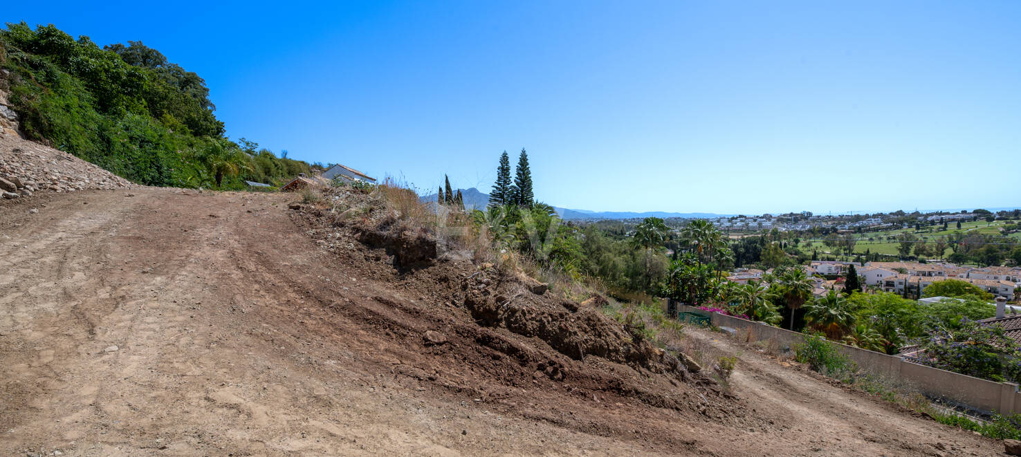 Terrain d'opportunité d'investissement à Paraiso Alto avec vue panoramique sur la mer