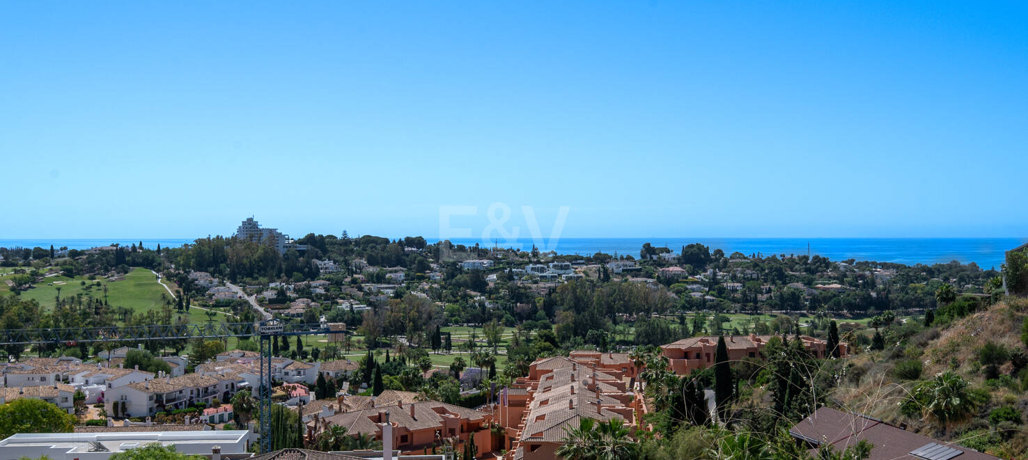 Terrain d'opportunité d'investissement à Paraiso Alto avec vue panoramique sur la mer