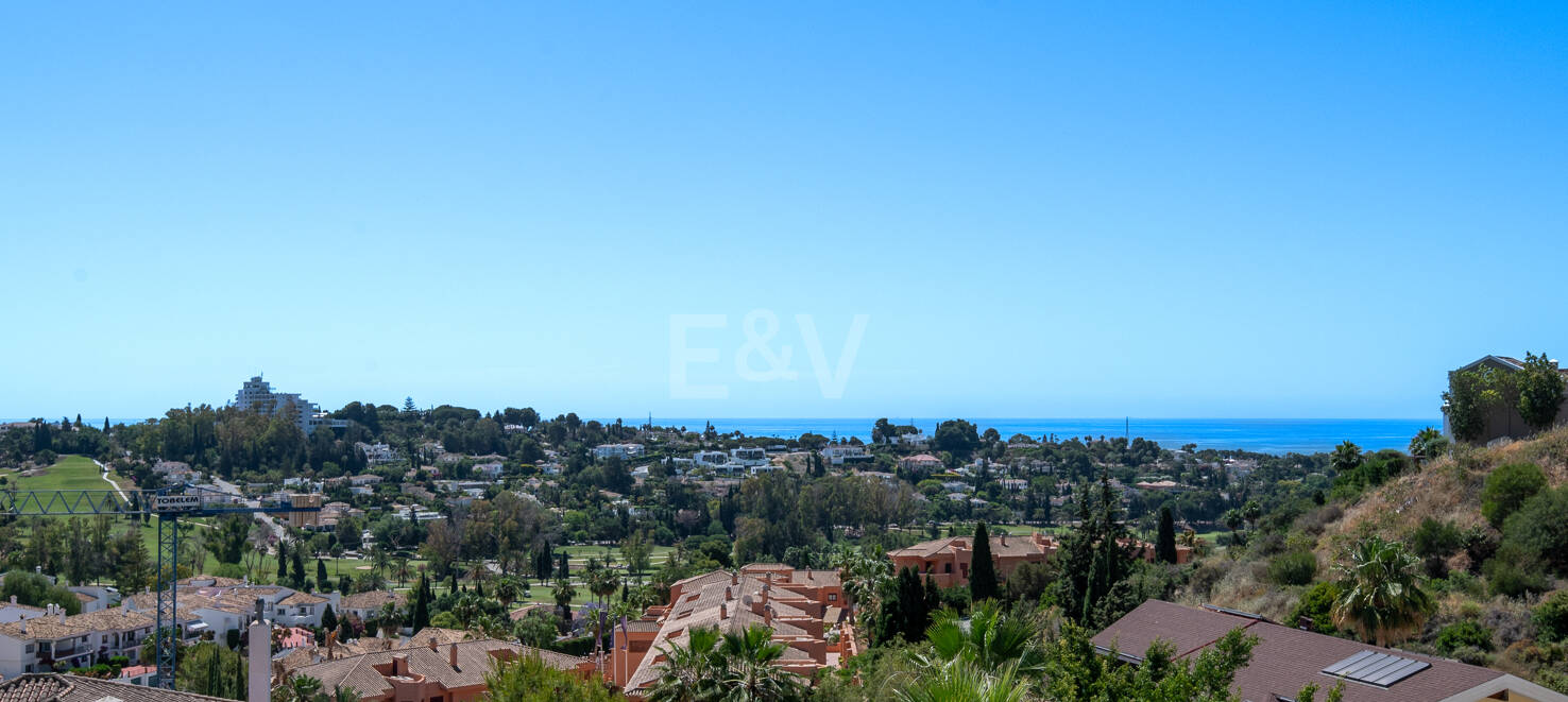Terrain d'opportunité d'investissement à Paraiso Alto avec vue panoramique sur la mer