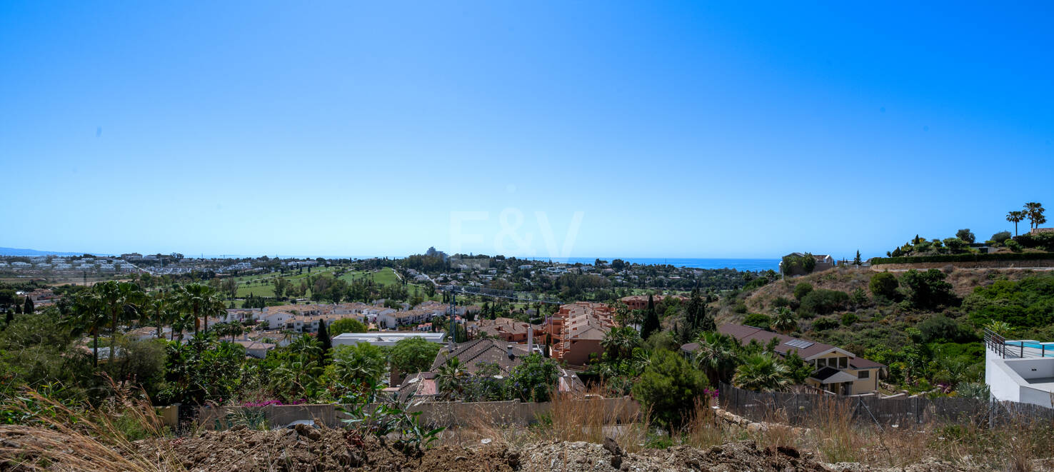 Terrain d'opportunité d'investissement à Paraiso Alto avec vue panoramique sur la mer