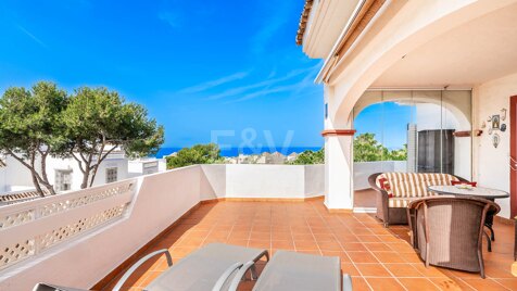 Beachside Penthouse à Elviria avec des vues incroyables sur la mer