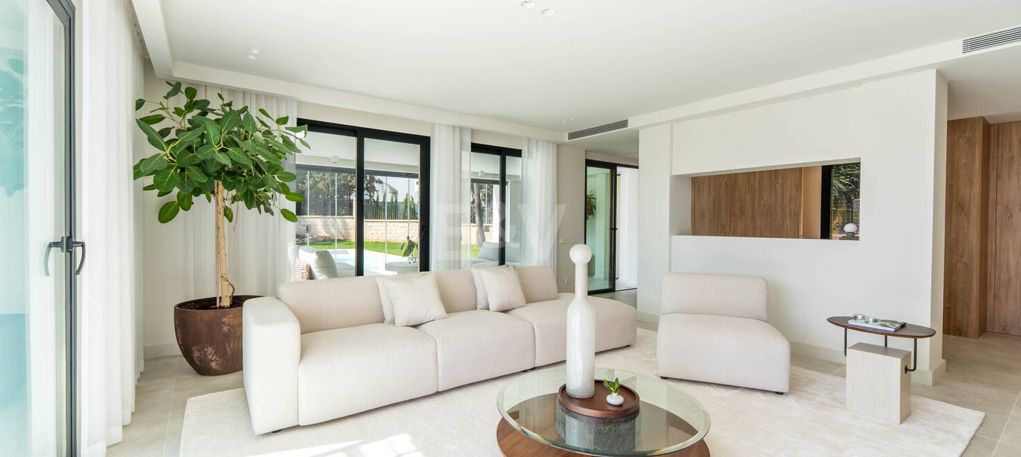 Villa a estrenar con vistas al mar En Nueva Andalucía en la mejor área de golf