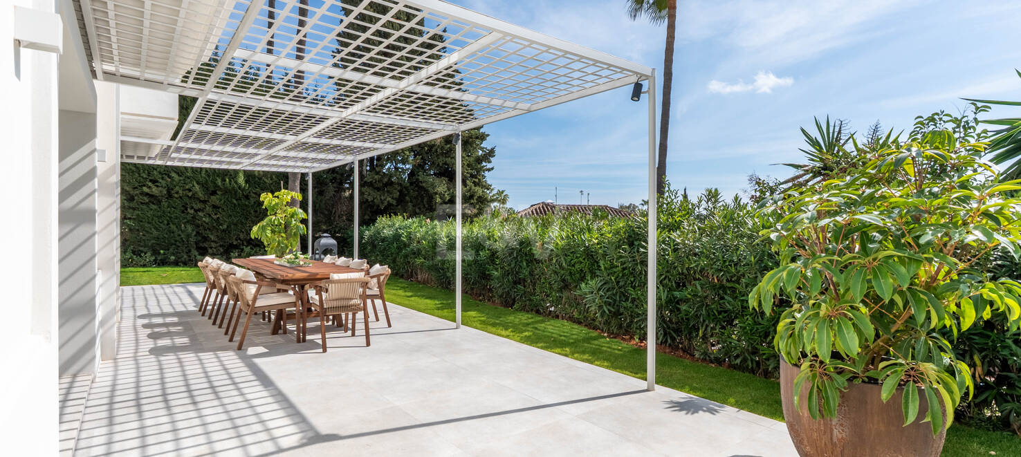 Villa a estrenar con vistas al mar En Nueva Andalucía en la mejor área de golf
