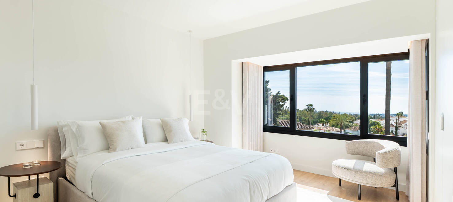 Villa a estrenar con vistas al mar En Nueva Andalucía en la mejor área de golf