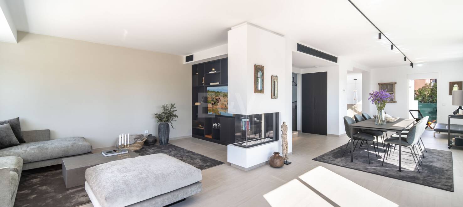 Luxurious Semi-detached House in Aloha Golf with Incredible Views