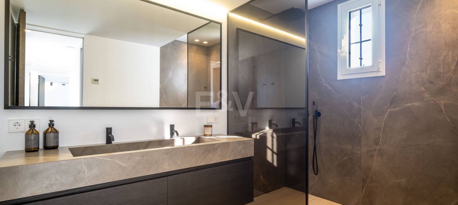 Luxurious Semi-detached House in Aloha Golf with Incredible Views