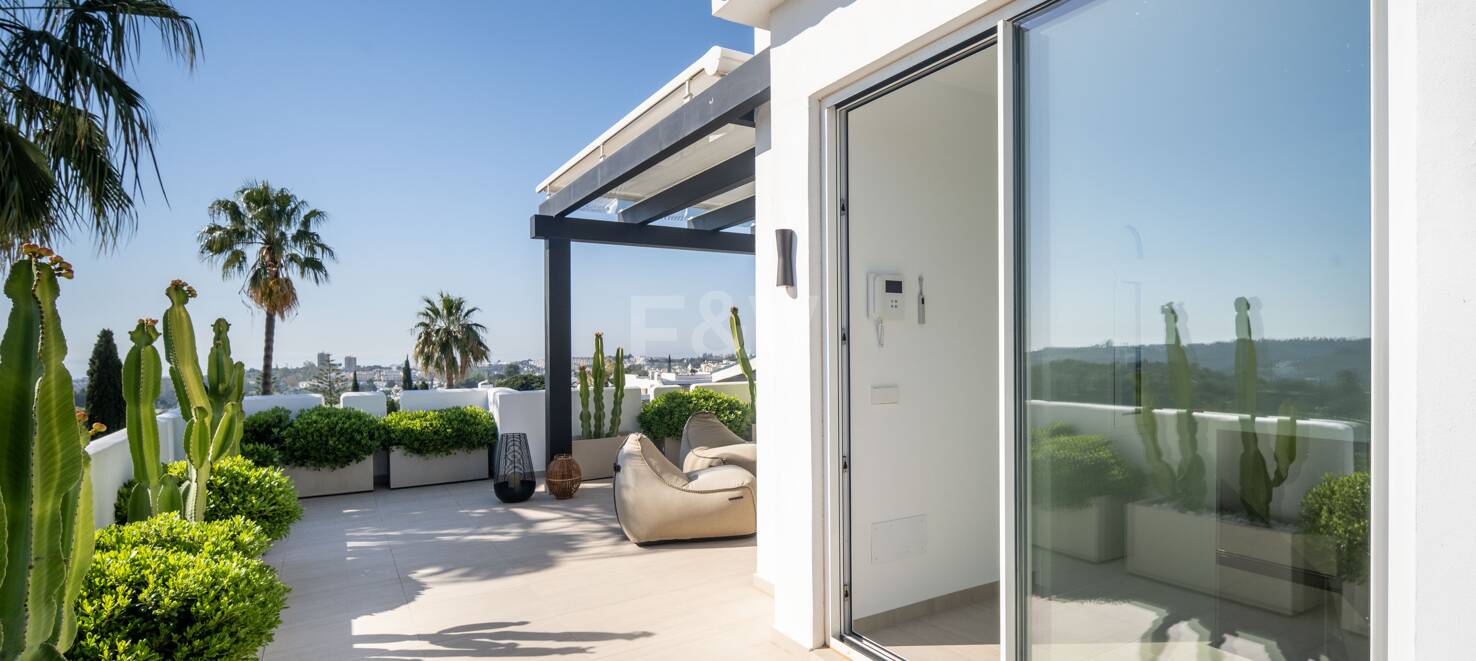 Luxurious Semi-detached House in Aloha Golf with Incredible Views