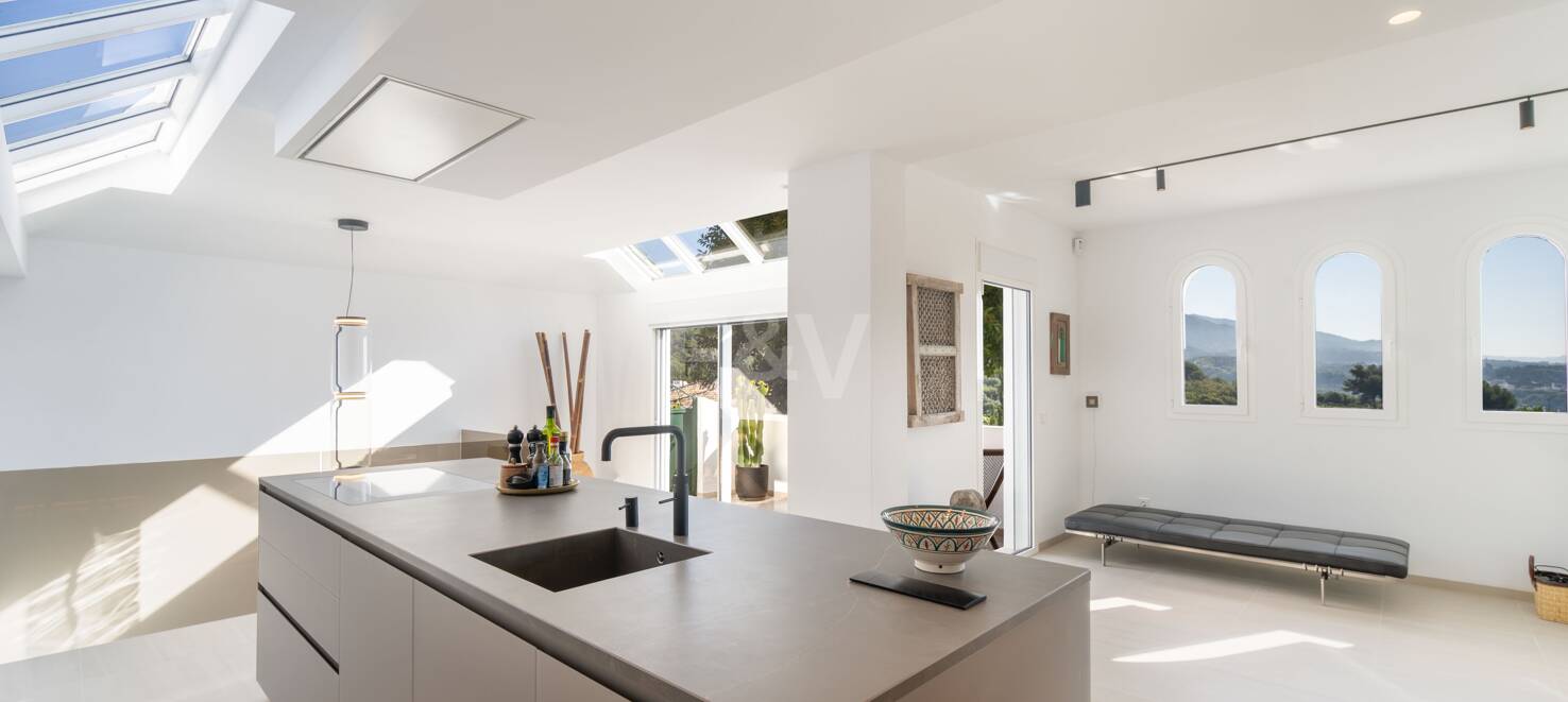 Luxurious Semi-detached House in Aloha Golf with Incredible Views