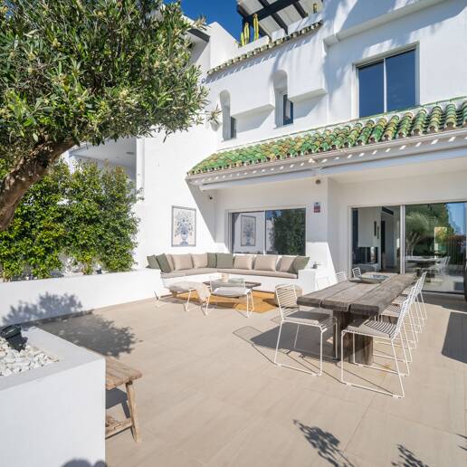 Luxurious Semi-detached House in Aloha Golf with Incredible Views