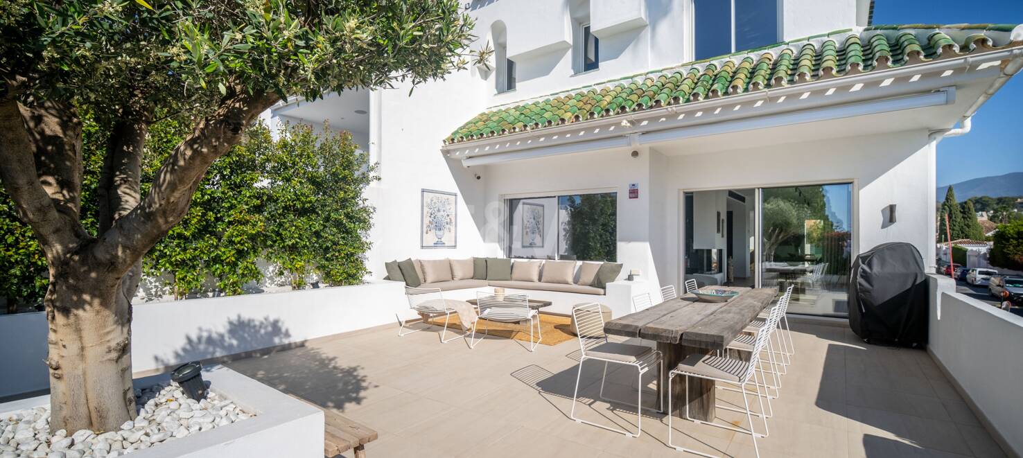 Luxurious Semi-detached House in Aloha Golf with Incredible Views