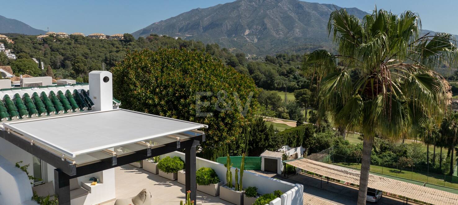 Luxurious Semi-detached House in Aloha Golf with Incredible Views
