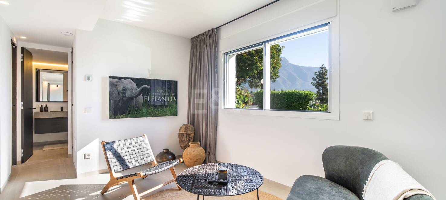 Luxurious Semi-detached House in Aloha Golf with Incredible Views