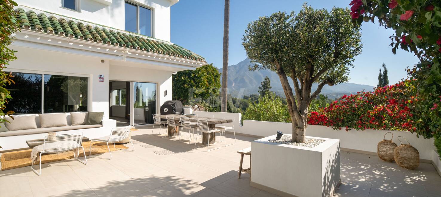 Luxurious Semi-detached House in Aloha Golf with Incredible Views