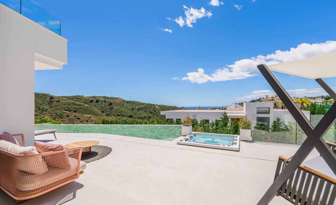 Nybyggd modern villa i La Quinta inom ett gated community