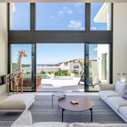 Nowo wybudowana współczesna willa w La Quinta w strzeżonej społeczności