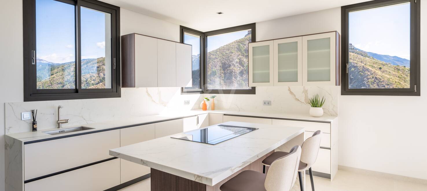 Villa moderna de nueva construcción en La Quinta en urbanización cerrada