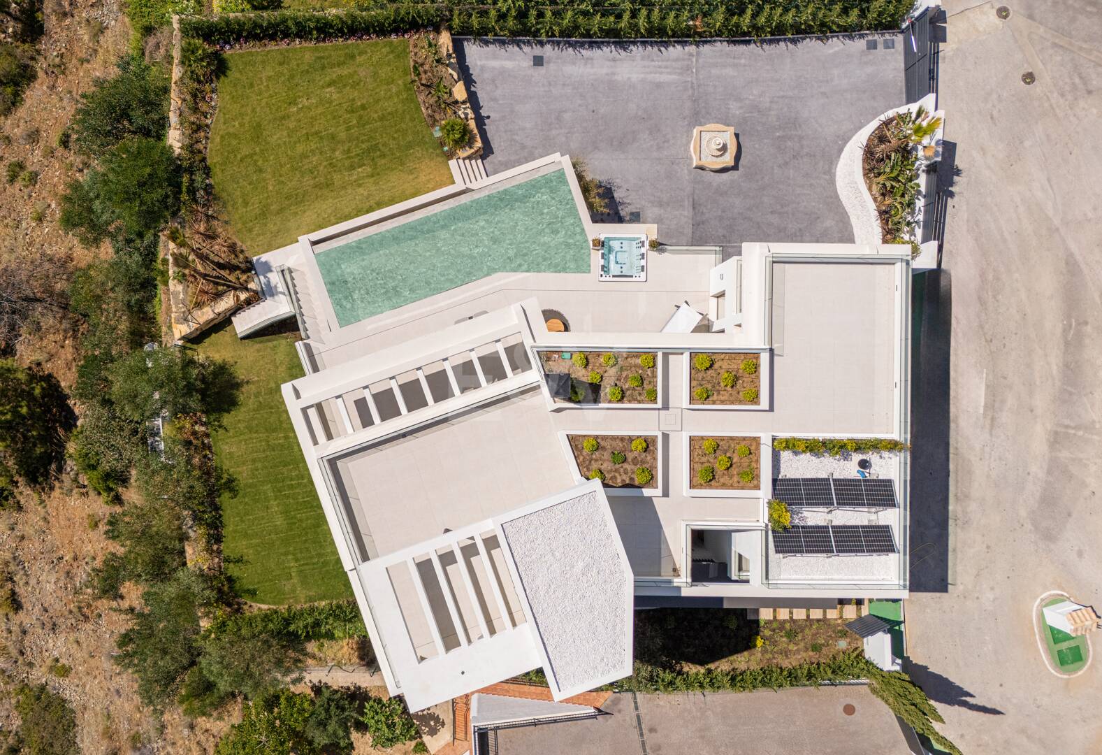 Villa moderna de nueva construcción en La Quinta en urbanización cerrada