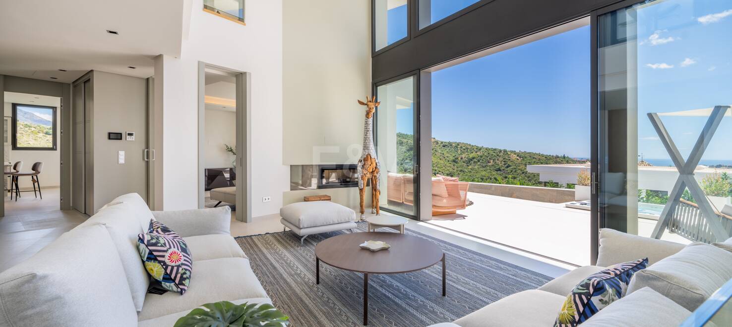 Villa moderna de nueva construcción en La Quinta en urbanización cerrada