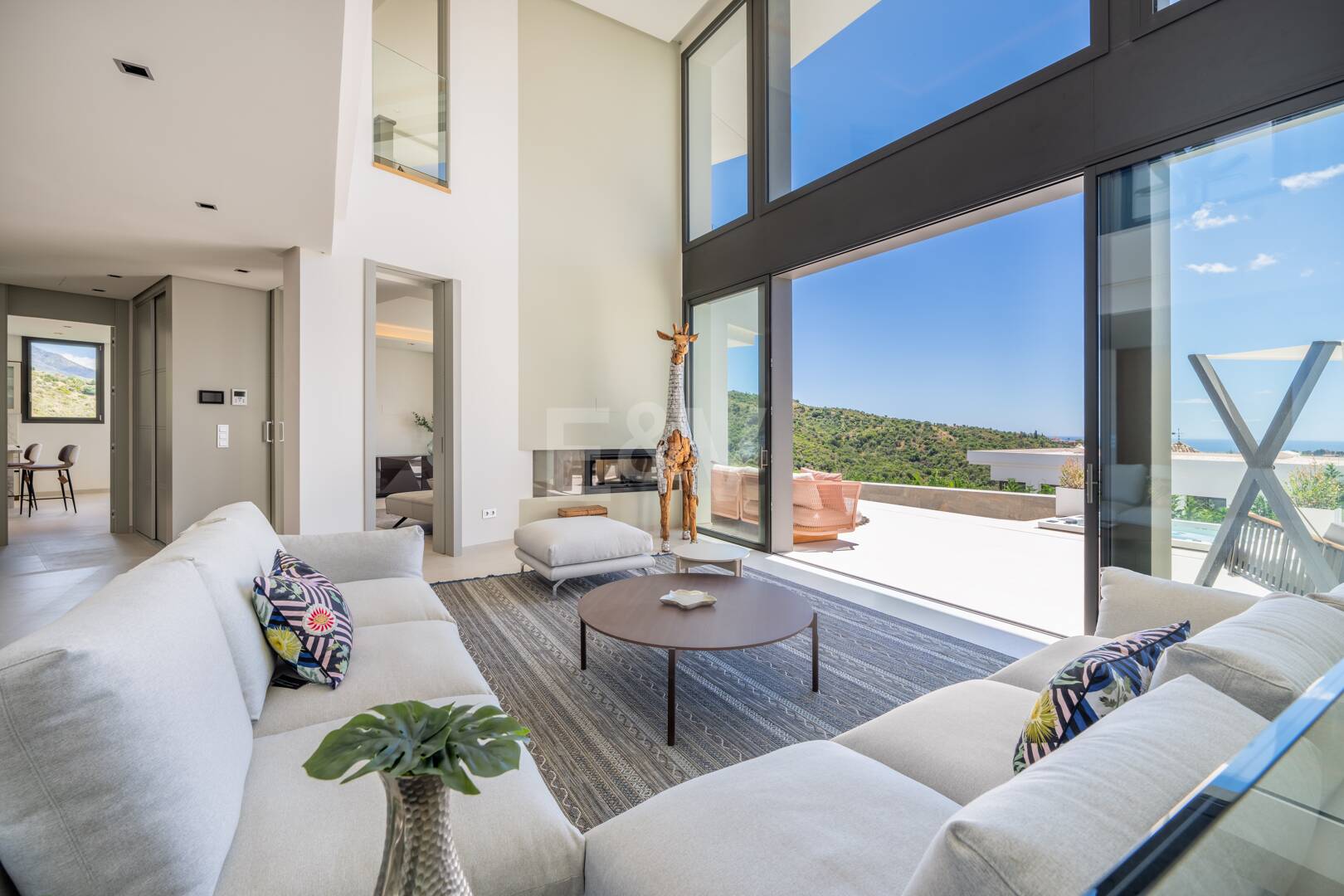 Villa moderna de nueva construcción en La Quinta en urbanización cerrada