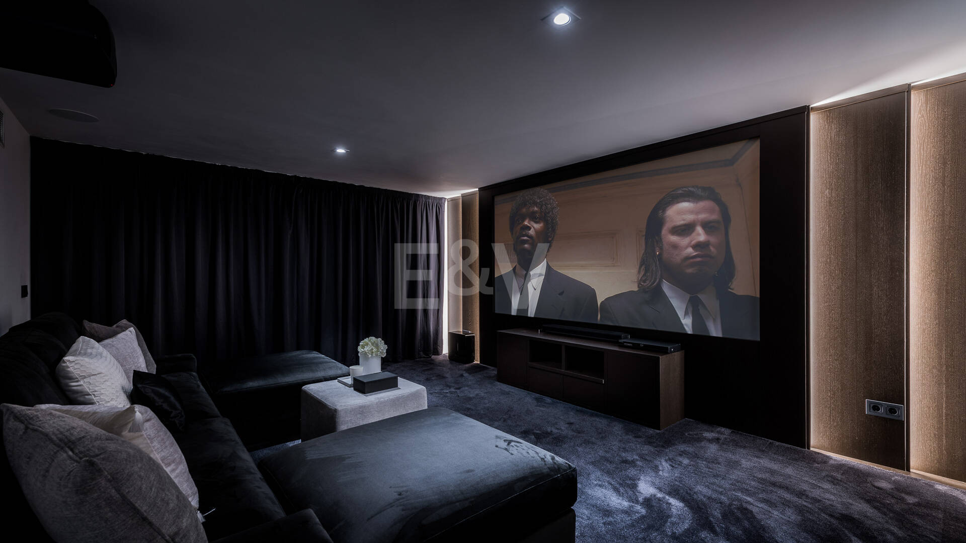 Excepcional villa en primera línea de Los Naranjos Golf con vistas