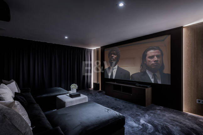 Exceptional villa with breathtaking views across golf course and Meditteranean Sea