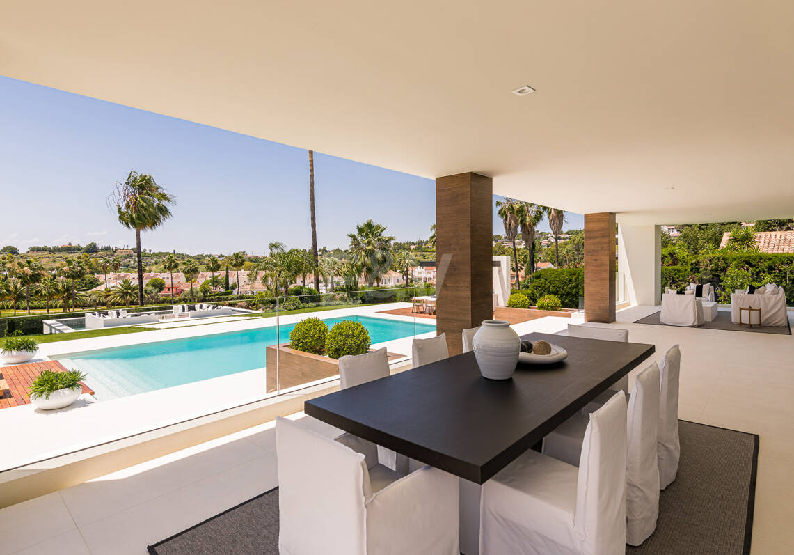 Exceptional villa in Los Naranjos Golf with breathtaking views across golf course and Meditteranean Sea
