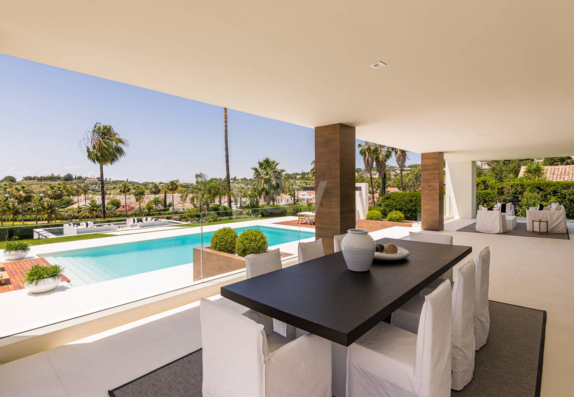Exceptional villa with breathtaking views across golf course and Meditteranean Sea