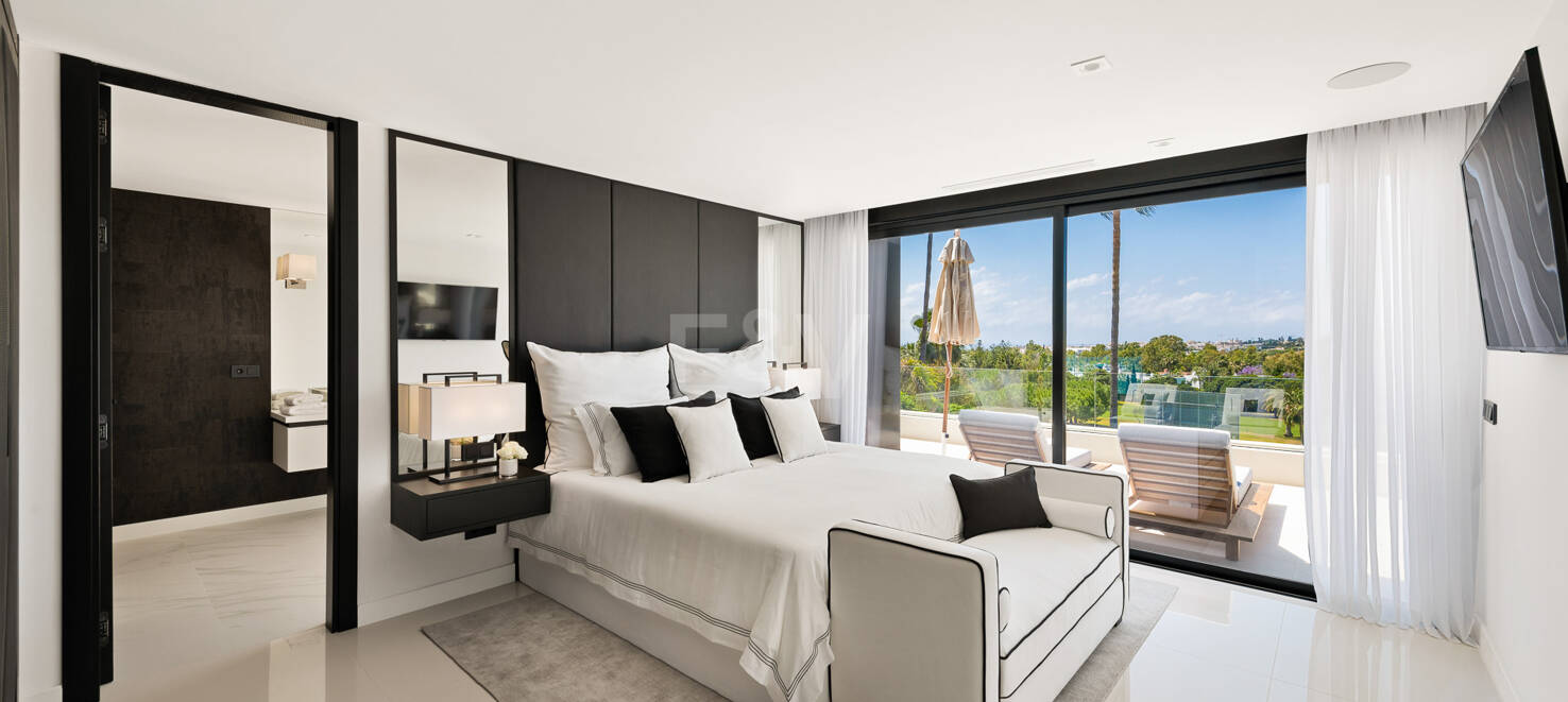 Außergewöhnliche Villa in Los Naranjos Golf mit Blick auf den Golfplatz
