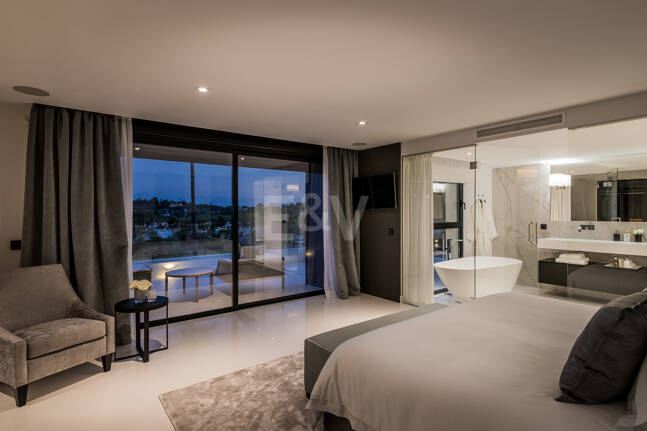 Exceptional villa with breathtaking views across golf course and Meditteranean Sea