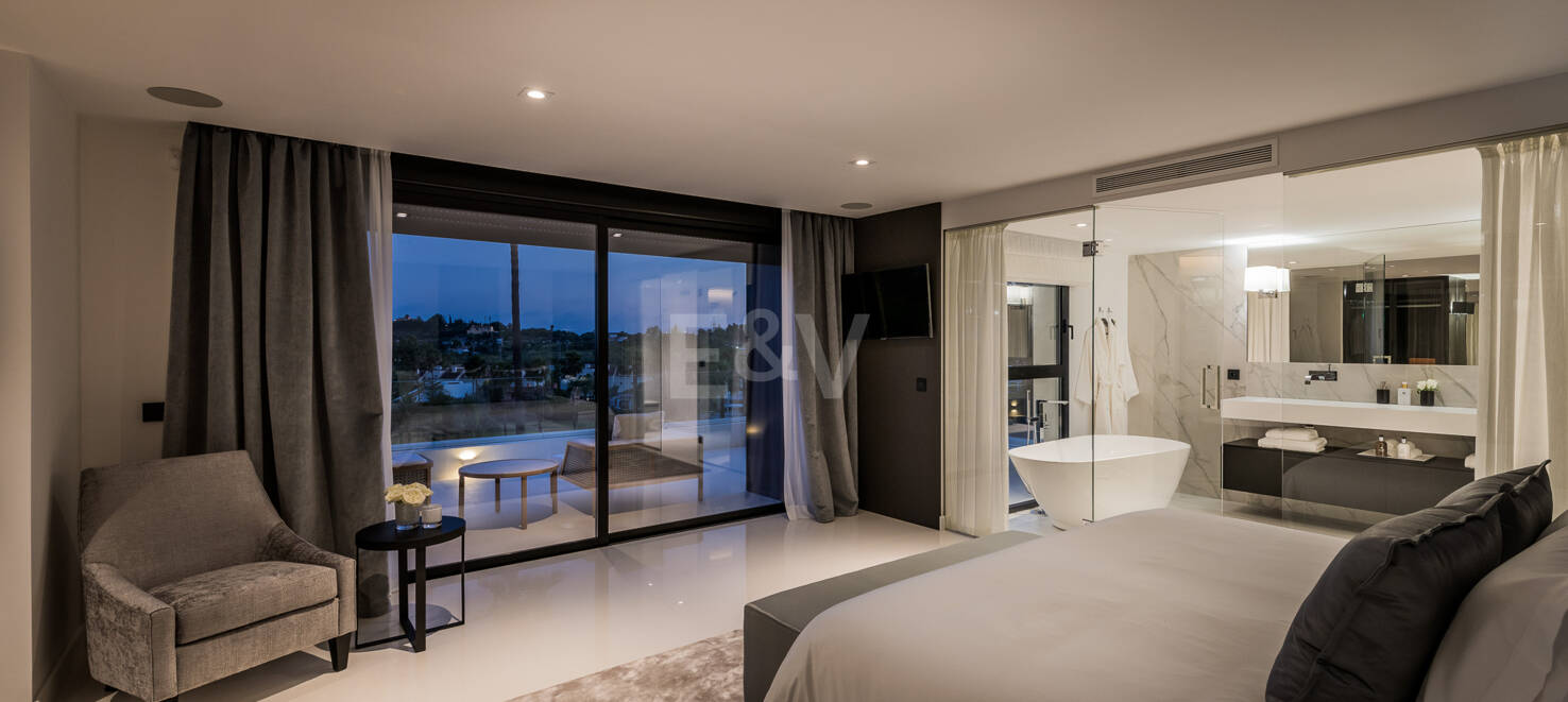 Außergewöhnliche Villa in Los Naranjos Golf mit Blick auf den Golfplatz