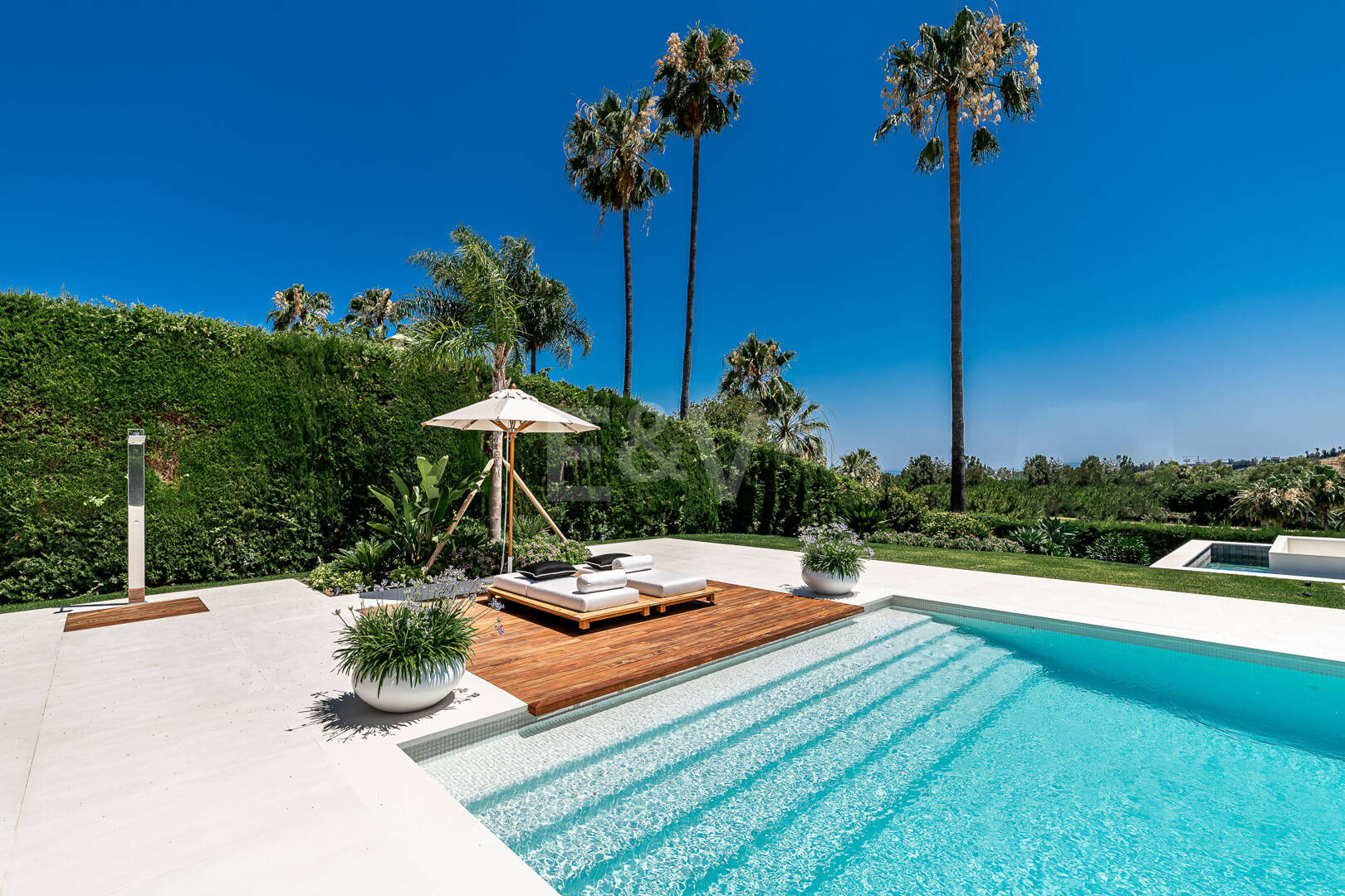 Exceptional villa with breathtaking views across golf course and Meditteranean Sea