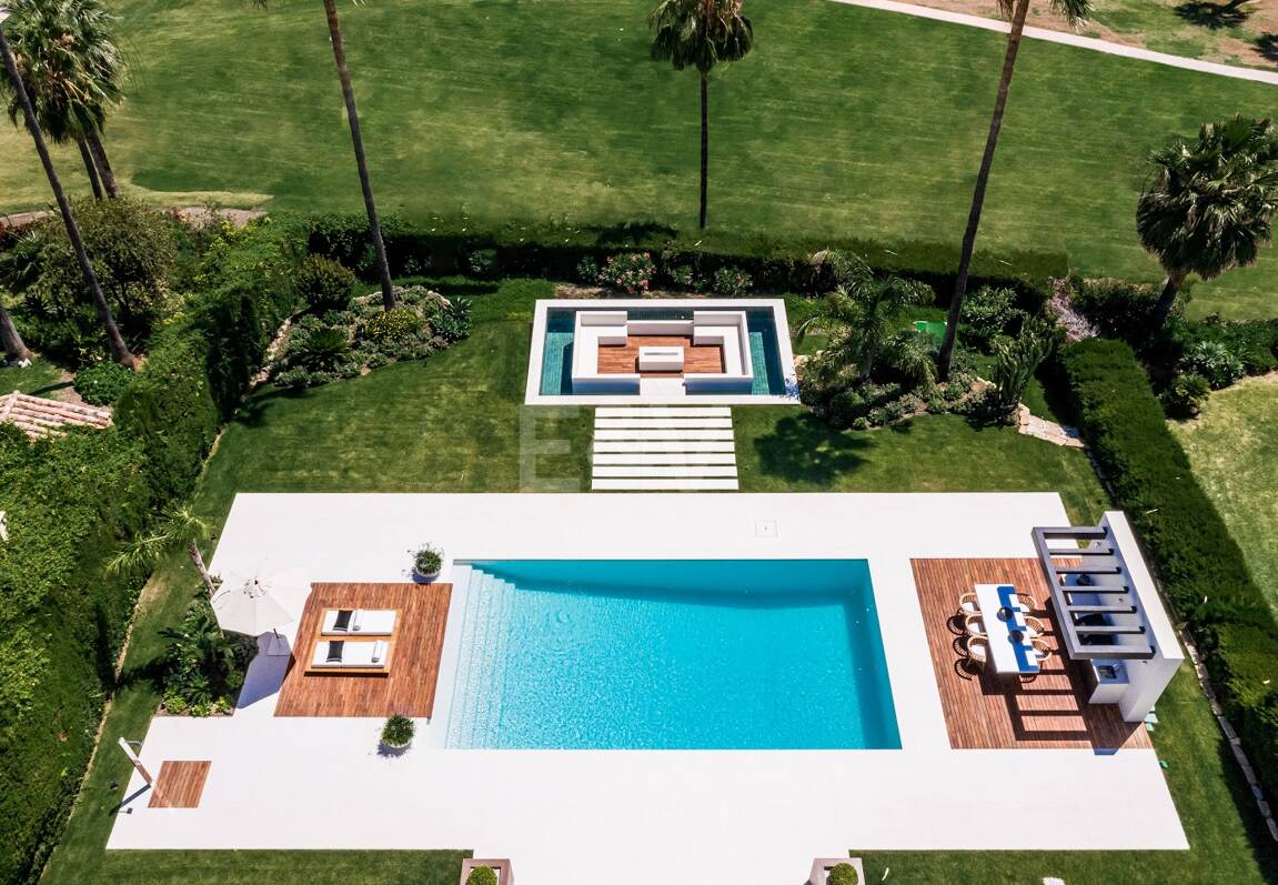 Exceptional villa with breathtaking views across golf course and Meditteranean Sea