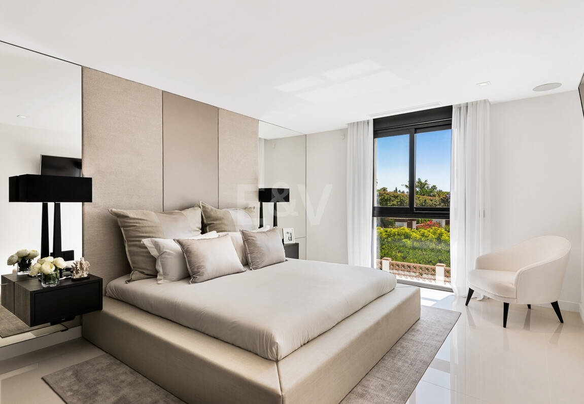 Exceptional villa with breathtaking views across golf course and Meditteranean Sea