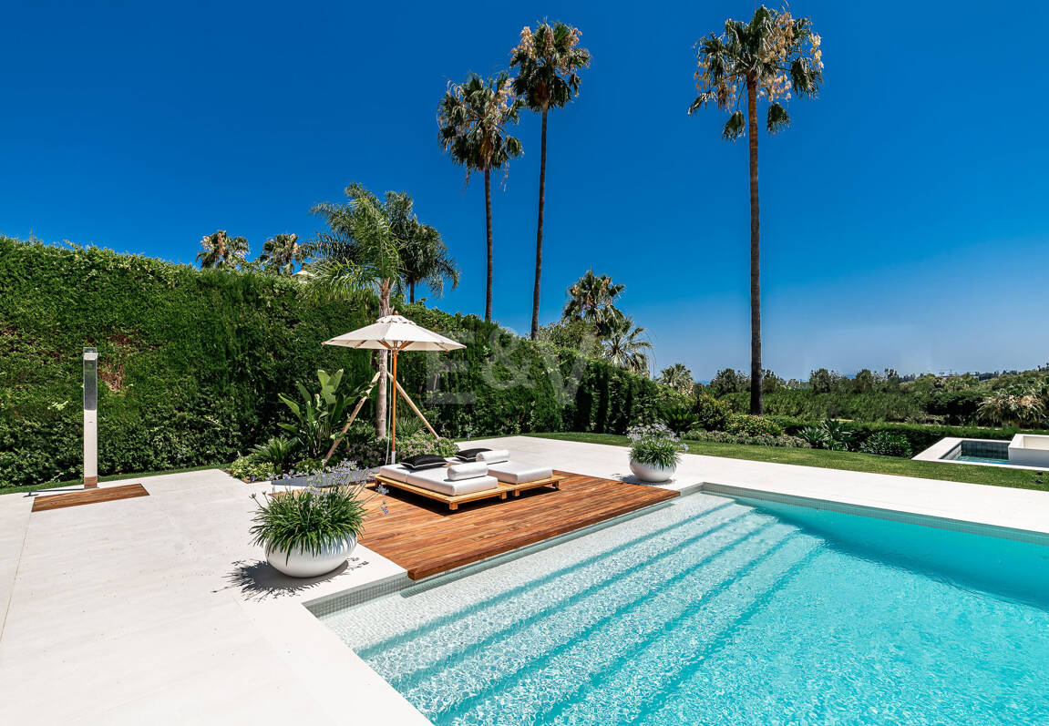 Exceptional villa with breathtaking views across golf course and Meditteranean Sea