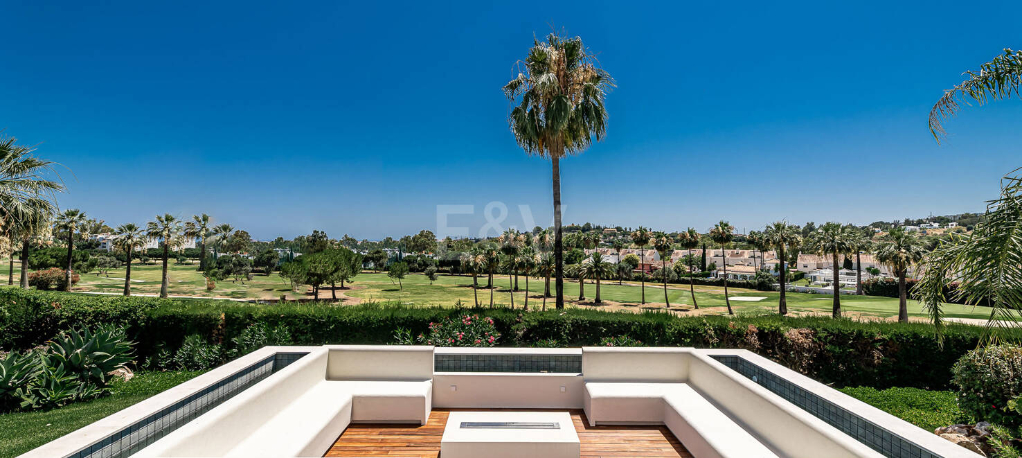 Außergewöhnliche Villa in Los Naranjos Golf mit Blick auf den Golfplatz