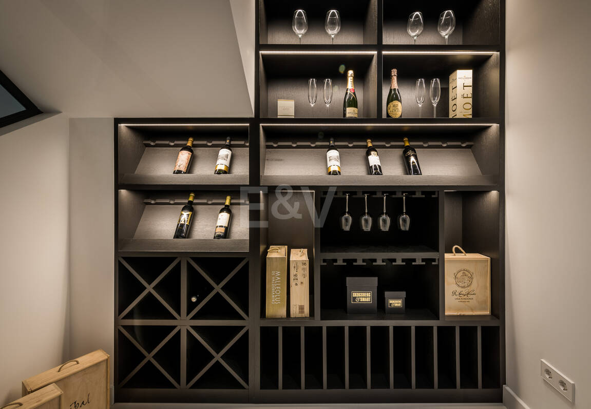 Exceptional villa with breathtaking views across golf course and Meditteranean Sea