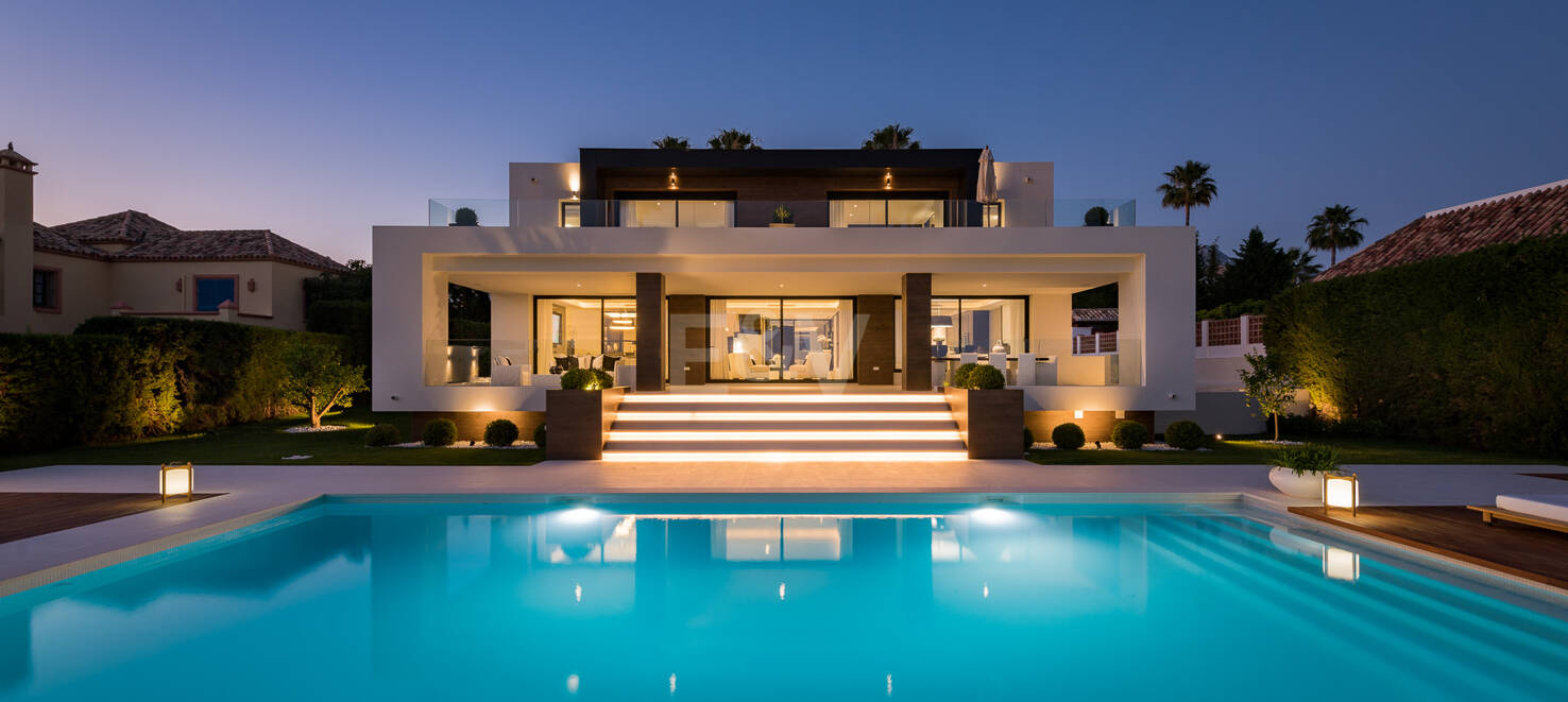 Außergewöhnliche Villa in Los Naranjos Golf mit Blick auf den Golfplatz