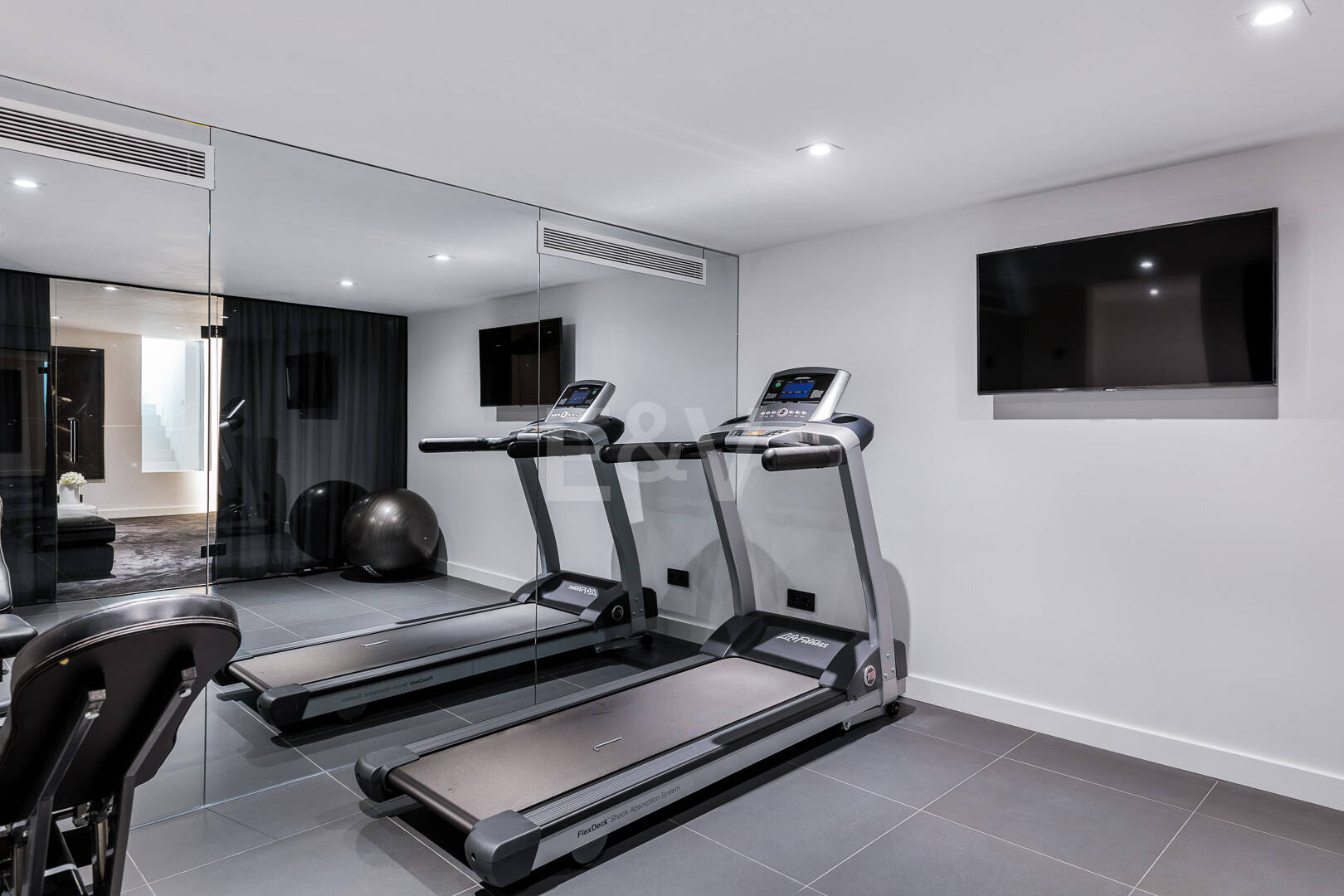 Exceptional villa with breathtaking views across golf course and Meditteranean Sea