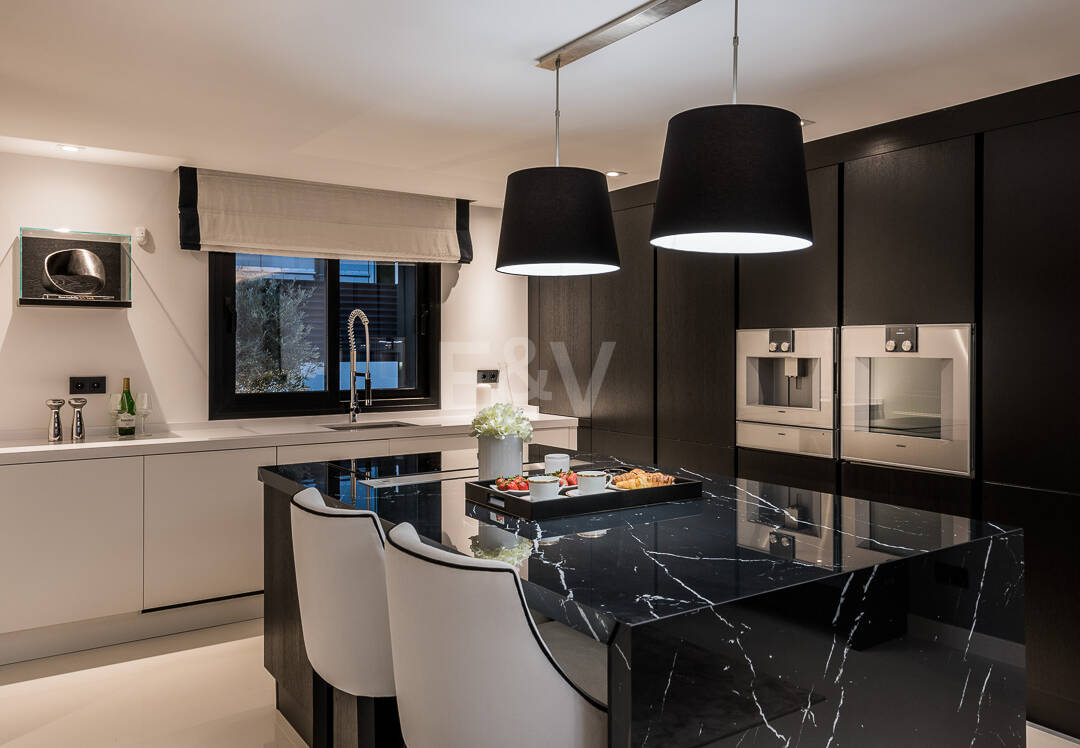 Exceptional villa with breathtaking views across golf course and Meditteranean Sea