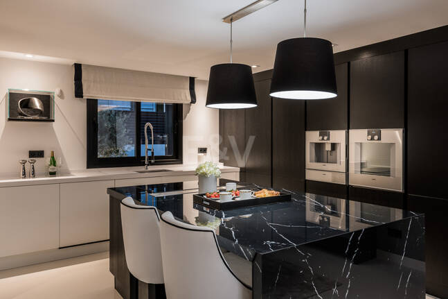 Exceptional villa with breathtaking views across golf course and Meditteranean Sea