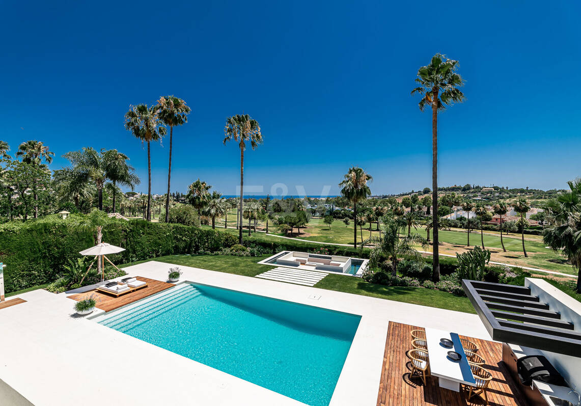 Exceptional villa in Los Naranjos Golf with breathtaking views across golf course and Meditteranean Sea