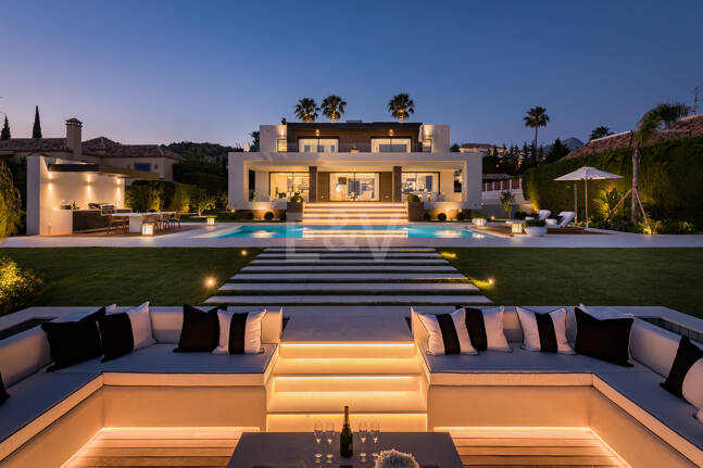 Exceptional villa with breathtaking views across golf course and Meditteranean Sea