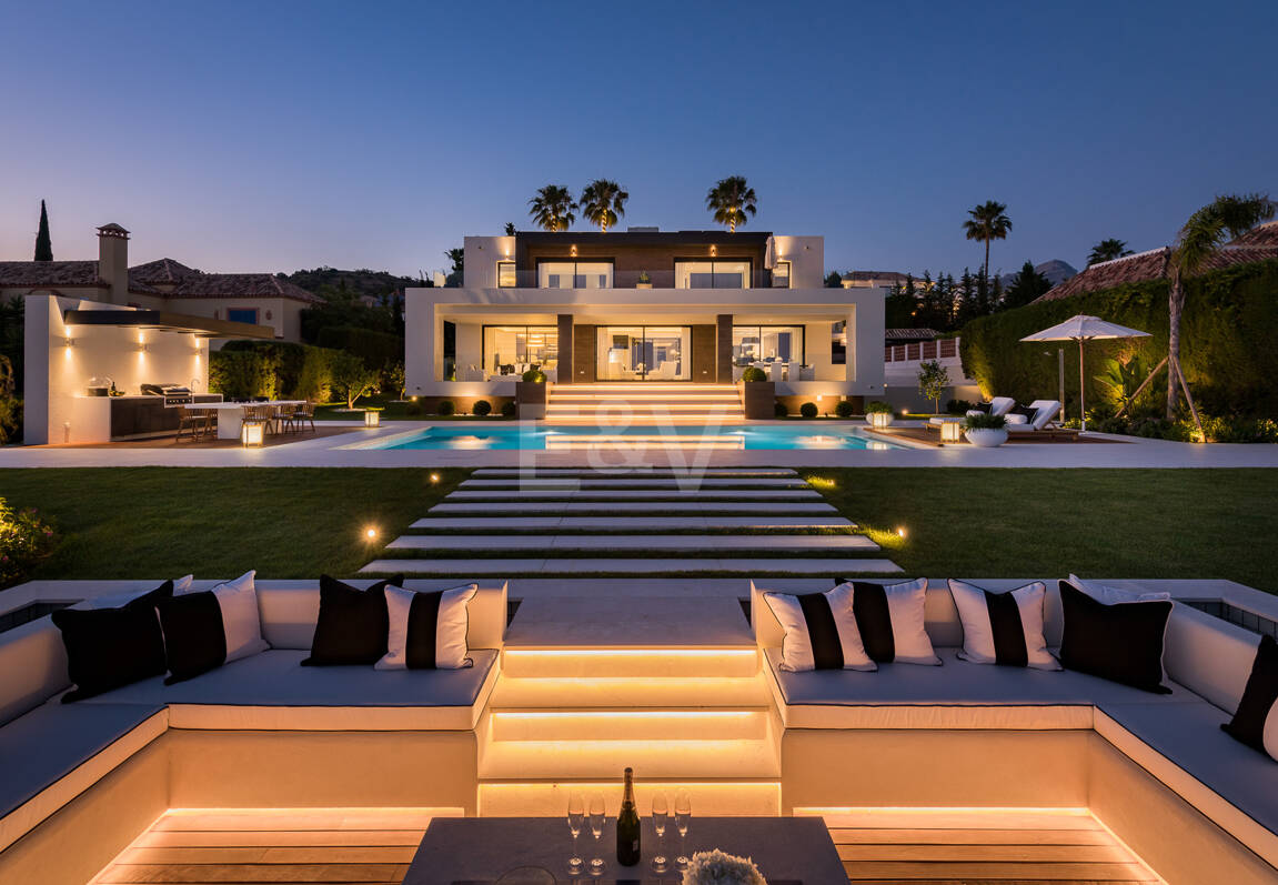 Exceptional villa with breathtaking views across golf course and Meditteranean Sea