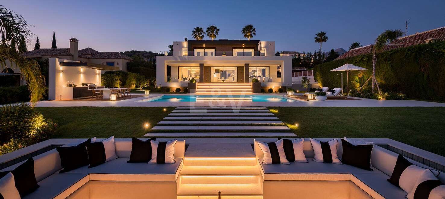 Außergewöhnliche Villa in Los Naranjos Golf mit Blick auf den Golfplatz