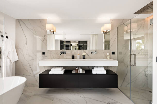 Exceptional villa with breathtaking views across golf course and Meditteranean Sea