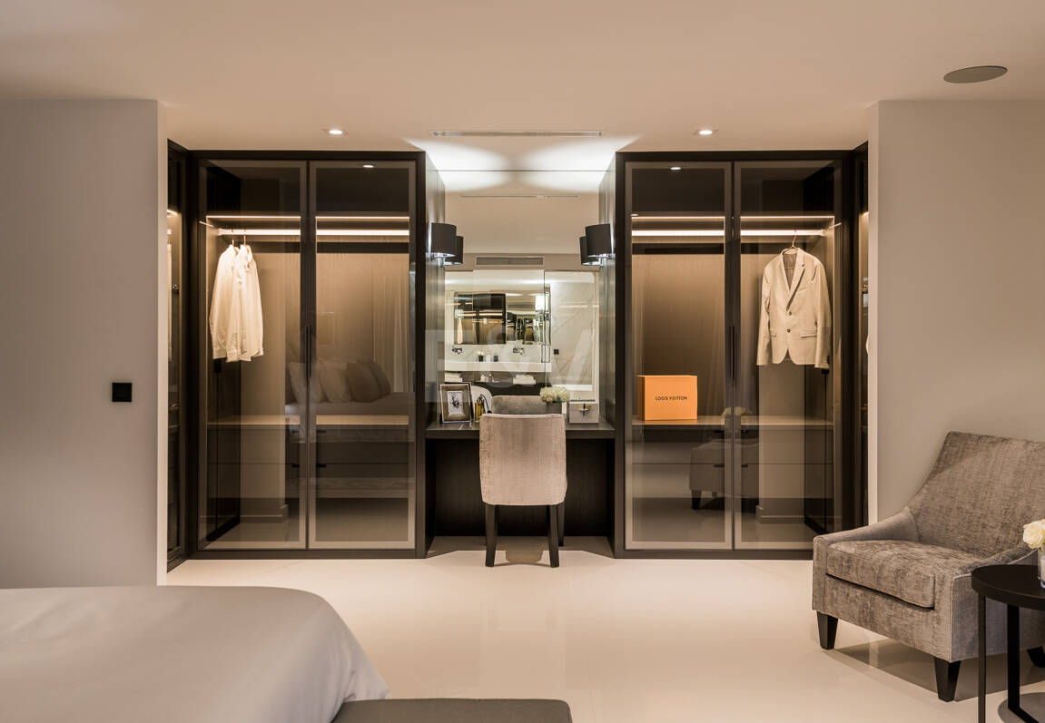 Exceptional villa with breathtaking views across golf course and Meditteranean Sea