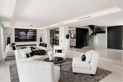 Exceptional villa with breathtaking views across golf course and Meditteranean Sea