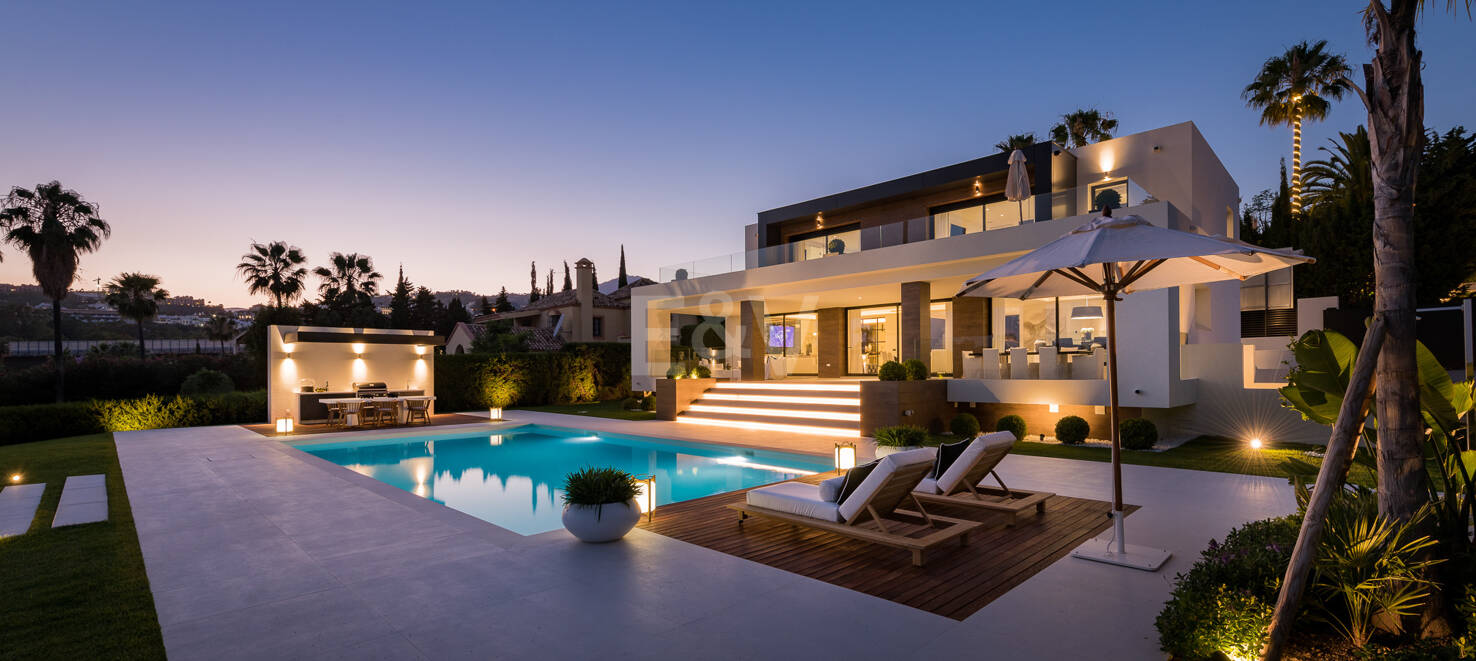 Außergewöhnliche Villa in Los Naranjos Golf mit Blick auf den Golfplatz
