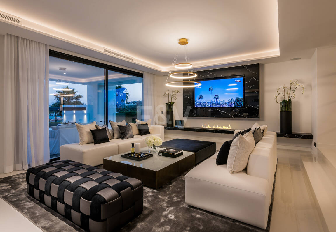 Exceptional villa with breathtaking views across golf course and Meditteranean Sea